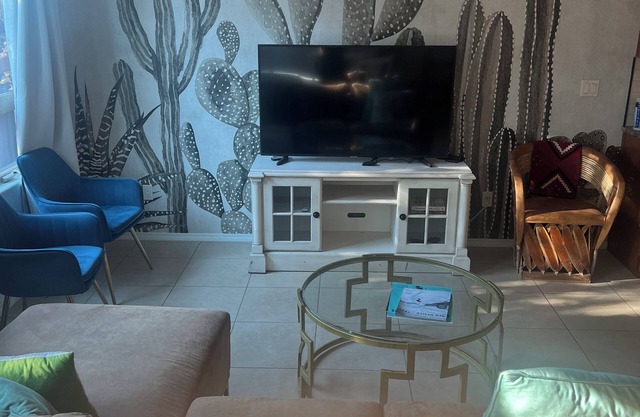 Perfect home for Balloon Fiesta! Walking distance to Old Town & Museums