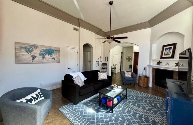 Perfect Home!! Family/Dog Friendly - Gated Community w/Security and Pool!