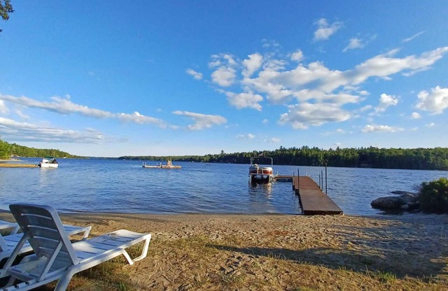 Escapade parfaite au bord du lac ~ Beau cadre privé!