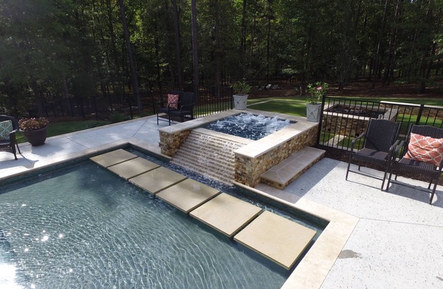 Parfait maison de location isolée maîtres avec piscine de style complexe