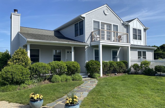 Parfait Southampton Getaway - Pristine Home avec vue sur l'eau