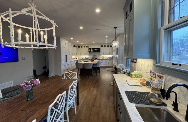 Perfect Spacious RNC Rental. Rare 1st Fl. Master & Guest both w/ Full Bath.