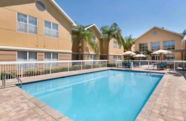 Perfect Spot for Unwinding! Outdoor Pool, Free Breakfast, Full Kitchen!
