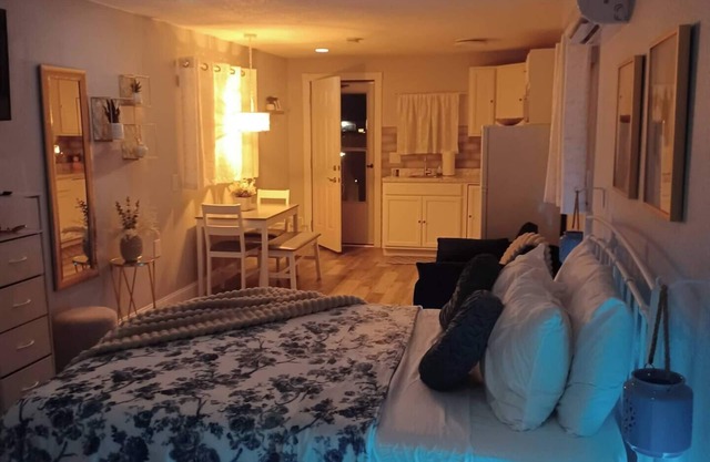 Perfect Tiny home near Disney! Kissimmee, FL!