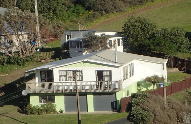 Propriété parfaitement aménagée au bord de la plage Baylys adjacente à une réserve