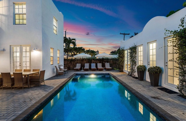 Perfectly Located 6BR Private Oasis w/ Heated Pool
