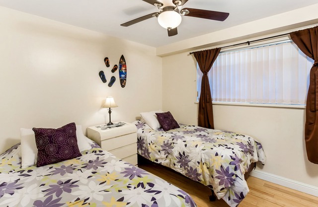 Perfectly located Air conditioned 2BR 2BTH Condo in downtown Kona