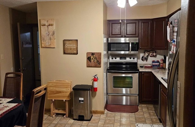 Perfectly Priced and Centrally located NW Akron home w/ FREE Wi-Fi & Netflix