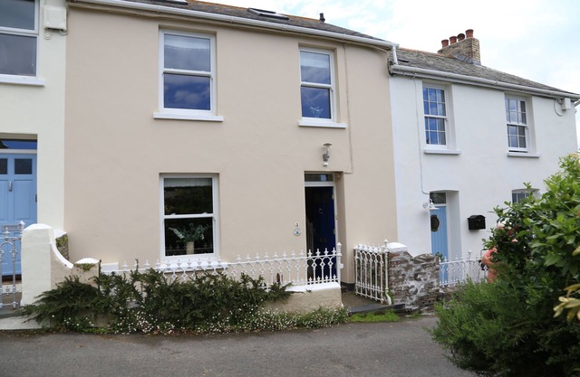 Period Cottage, Instow, 2 minutes to beach, pet friendly, sleeps 6