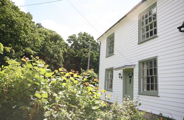 Période Farm House 4 lits à baldaquin, bain à remous, cinéma, feux de bois, bain de pantoufle, AGA