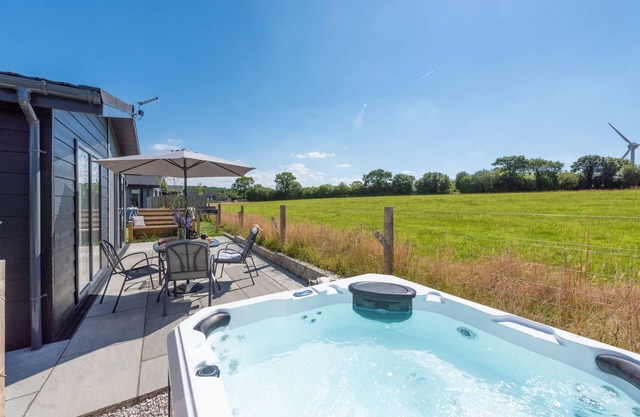 Periwinkle Lodge, 3 Roadford Lake Lodges