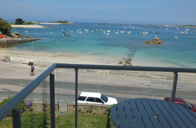 Baie de Perros Guirec , Bréhat à Port Blanc beau T2 WIFI magnifique vue mer