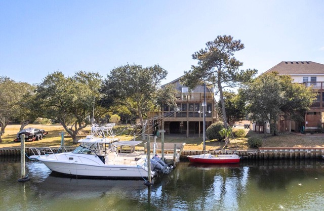 NEW Waterfront Retreat w Private Dock & Family Fun