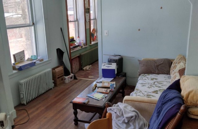 Pet and Family Friendly House in former General Store.