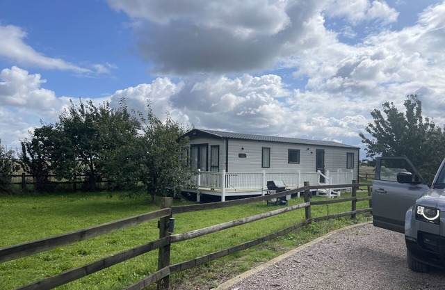 PET/CHILD FRIENDLY 2 BEDROOM ORCHARD CARAVAN