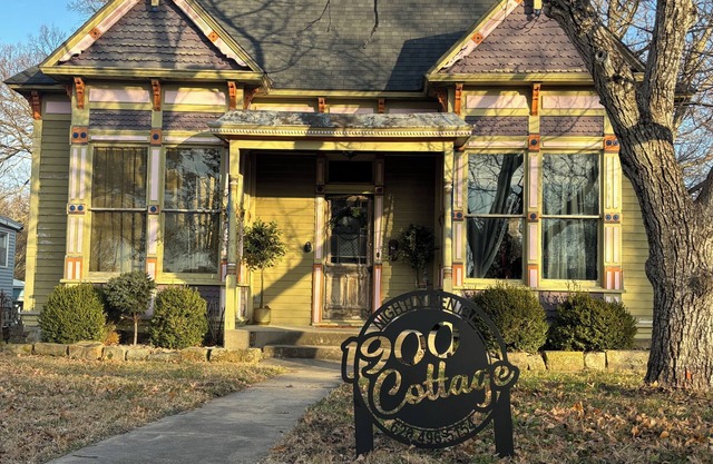 Pet & Family Friendly Cottage w/ Nature Views in Yates Center - Fire Pit & Grill