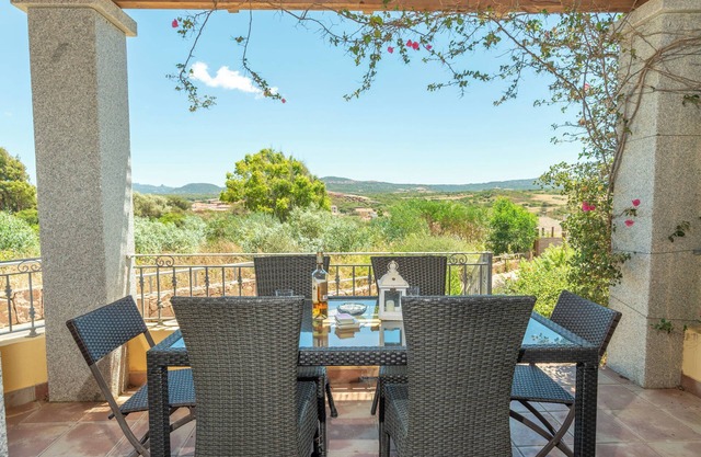 Villa Diomede avec Wi-Fi, jardin et terrasse, animaux de compagnie admis.