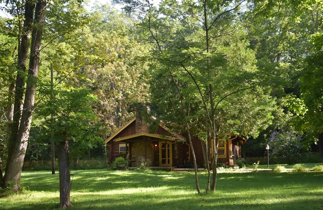 Pet Friendly, Hot Tub, 110 year old cabin