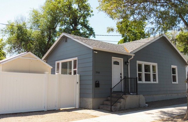 Pet Friendly 2 Bed Home w/Hot Tub!