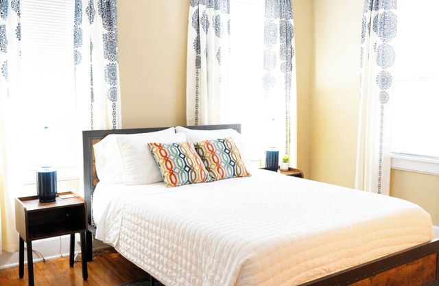 Pet-Friendly 2BR Apartment w/ Fast WiFi
