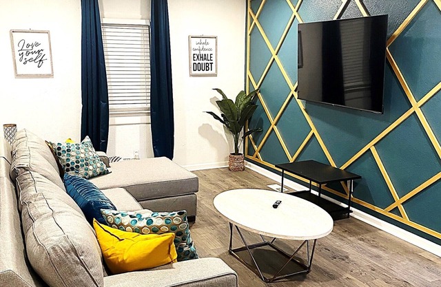 Pet-Friendly 2BR- Near Beach, Bases, & Hospitals