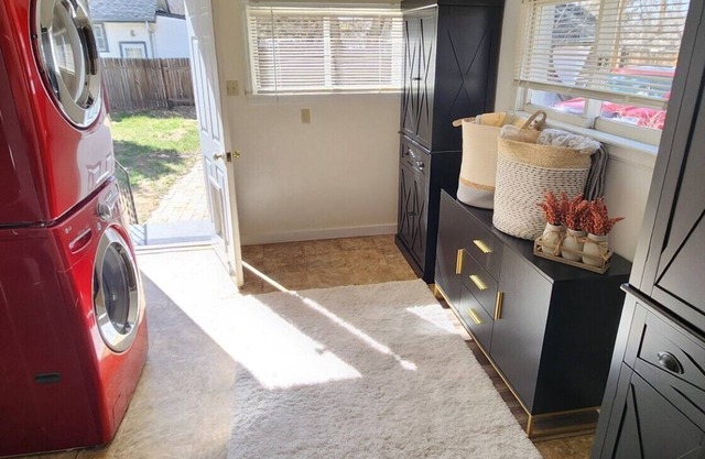 Pet friendly 3-bedroom house in Cheyenne