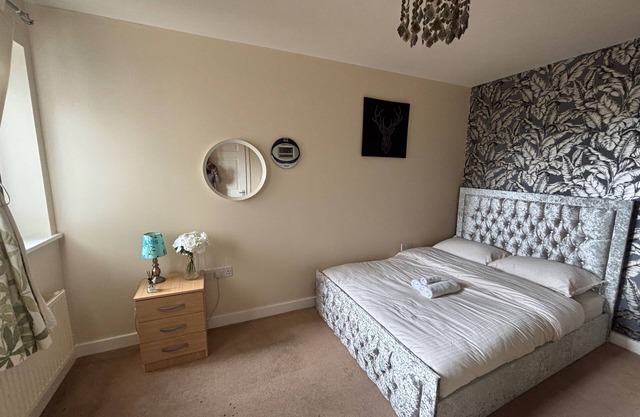 Pet Friendly - 4 Guests - Free Parking