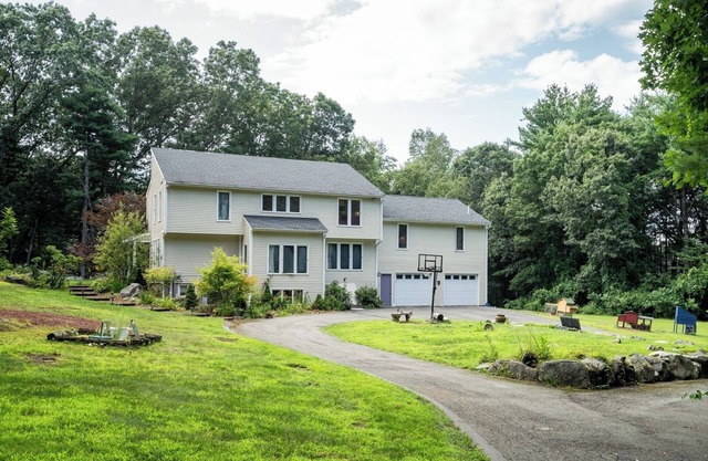 Pet-Friendly 4BR | Fireplace, Patio and BBQ