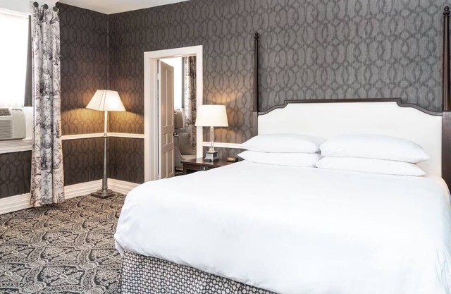 Pet-friendly Accommodation at Historic Inns of Annapolis! Enjoy Historic Views!