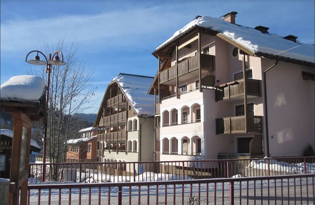 Pet-Friendly Apartment ‘Sonniges Appartement in Rußbach’ with Mountain View, Sauna, Wi-Fi & Terrace