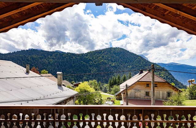 "Appartement de la Joux" avec vue sur les montagnes, balcon et Wi-Fi.