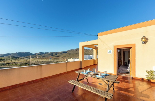 Appartement "Las Cuatro Lunas", avec vue montagnes, terrasse et climatisation.