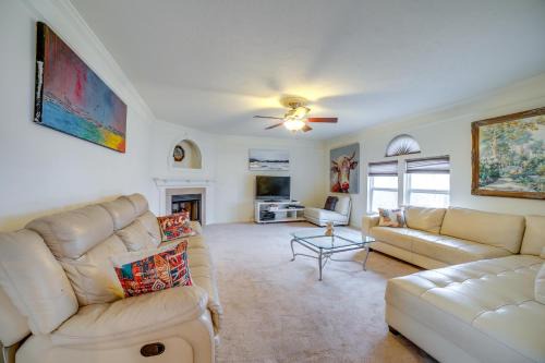 Pet-Friendly Apollo Home with Furnished Deck!