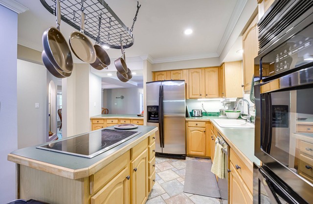 NEW! Pet-Friendly Arden Retreat w/ Private Hot Tub