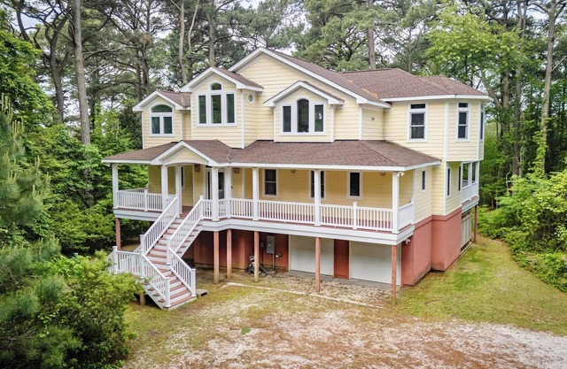 BELLE MAISON NOMMÉE AVEC VUE SUR LA BAIE ET PLAGE DE LA COMMUNAUTÉ PRIVÉE