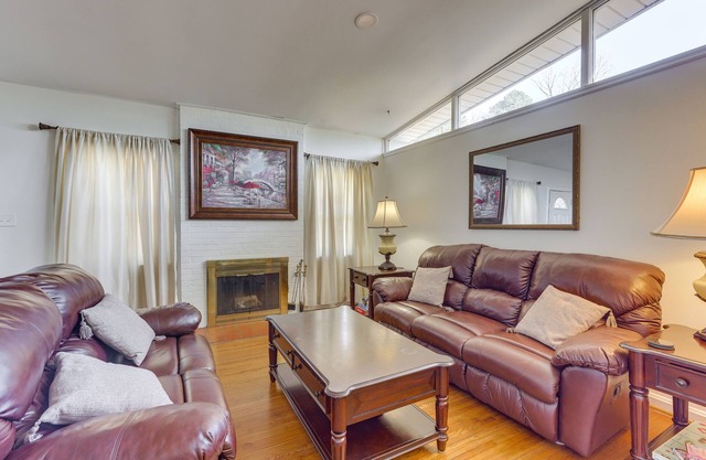 Pet-Friendly Birmingham Cottage w/ Private Hot Tub