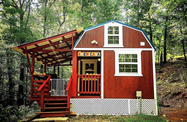 Cabine confortable dans les bois