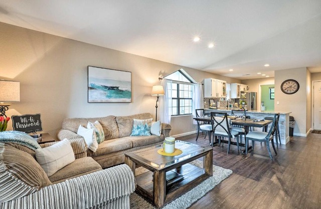 Pet-Friendly Branson Condo Walk to The Strip