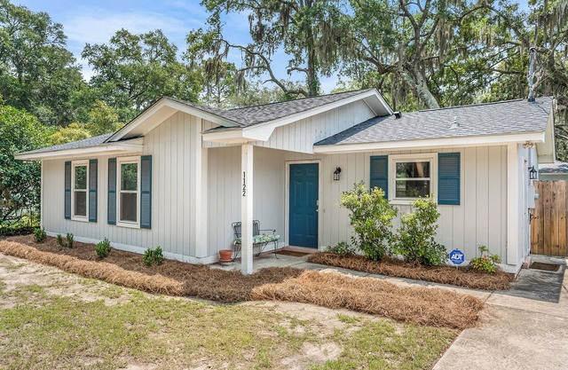 Pet-Friendly Bungalow Near Parris Island, Downtown Waterfront & Parks