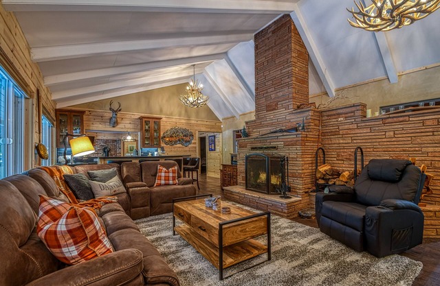 Mini-cabines Lodge Plus uniques, entièrement rénovées - Idéal pour les grands groupes! Peut accueillir jusqu'à 22 personnes au Camp Connell