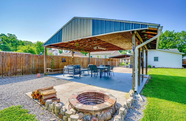 Pet-Friendly Clarksville Home w/ Central A/C