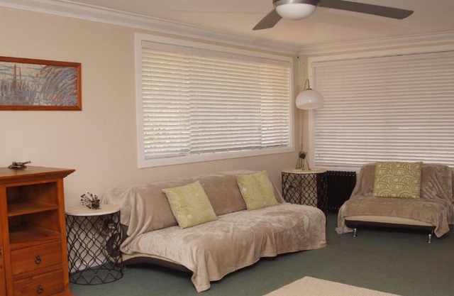 Pet Friendly Cockatoo Corner