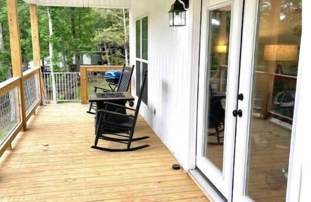Pet friendly-Crane Hill Cottage at Smith Lake