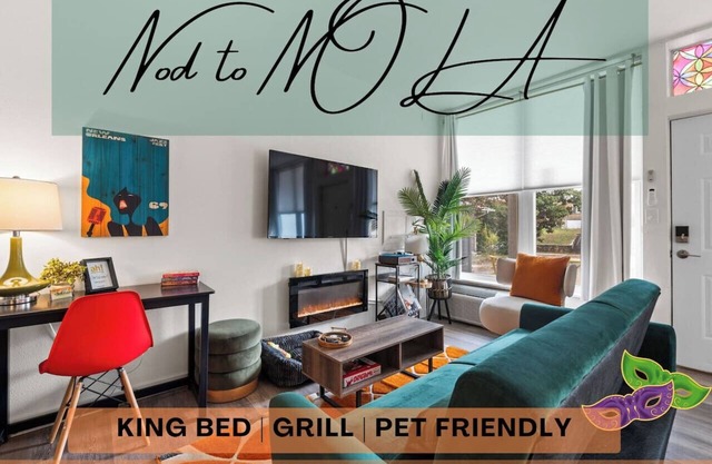 Pet friendly downtown studio!