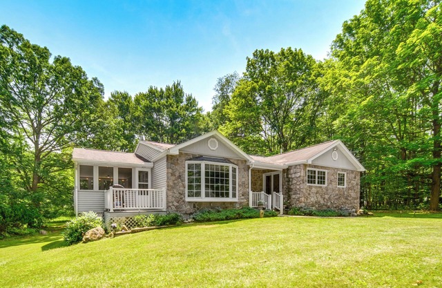 Pet-Friendly Espyville Home w/ Yard & Fire Pit!