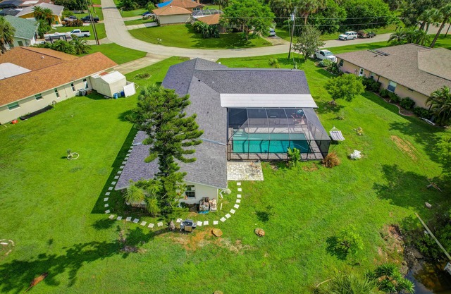 Pet Friendly Family Villa ~ Pool ~ Waterfront ~ Quiet Neighborhood