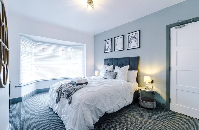 PET FRIENDLY | FAMILY ACCOMMODATION | SLEEPS 8