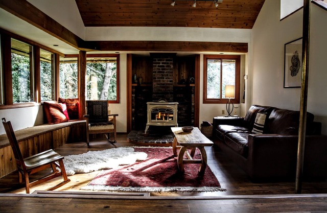 Sanctuaire privé pour animaux de compagnie / famille sur 1/2 acre. Marchez jusqu'à Langley.