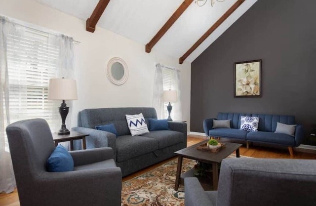 Pet Friendly & Fast WiFi - Fresh at Forest Hills