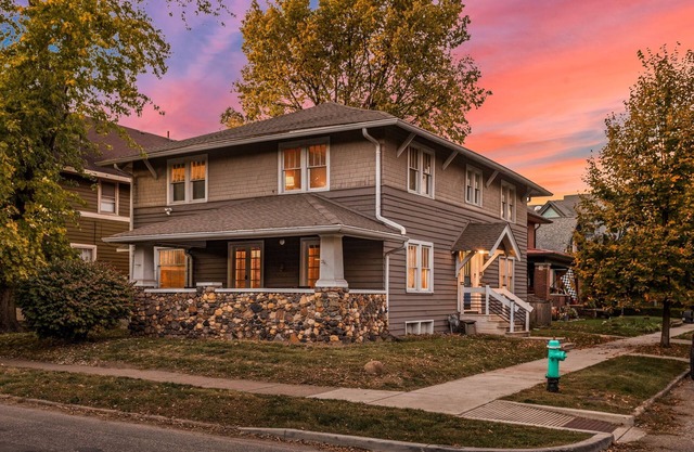 Pet Friendly | Sleeps 8 | Indy Heritage House